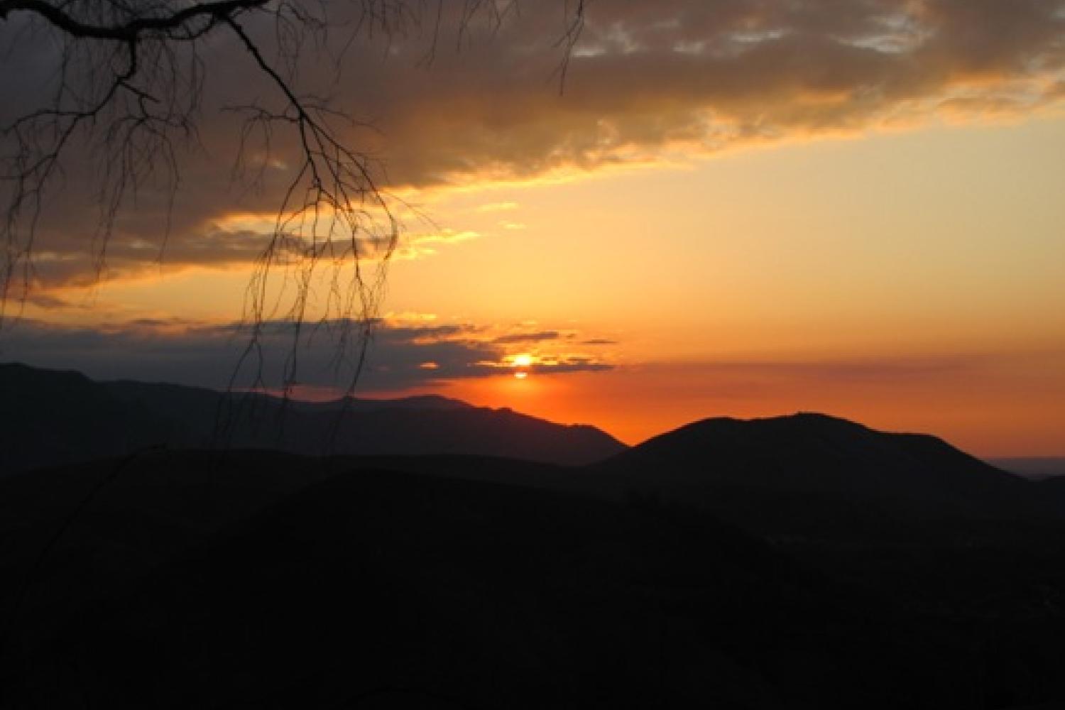 randonnee_au_clair_de_lune_-_bureau_montagne_des_nestes_.jpg